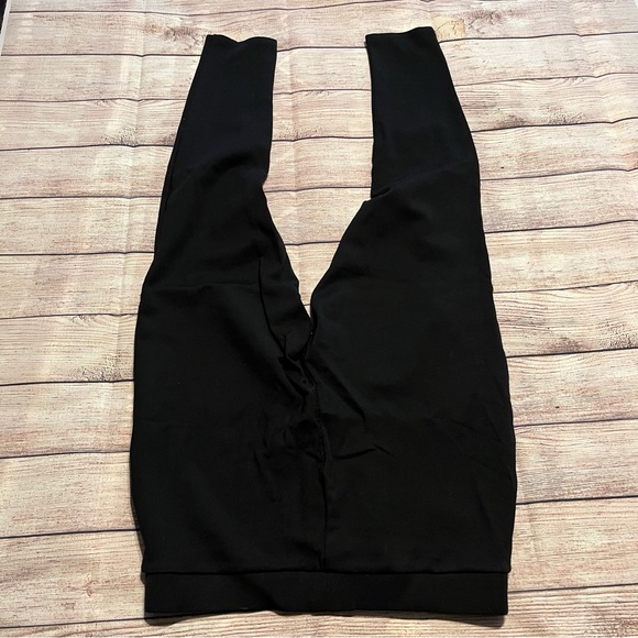 Black Tahari Slacks / Pants with Stretch, Size Petite L, Thread loose on back - Picture 4 of 11